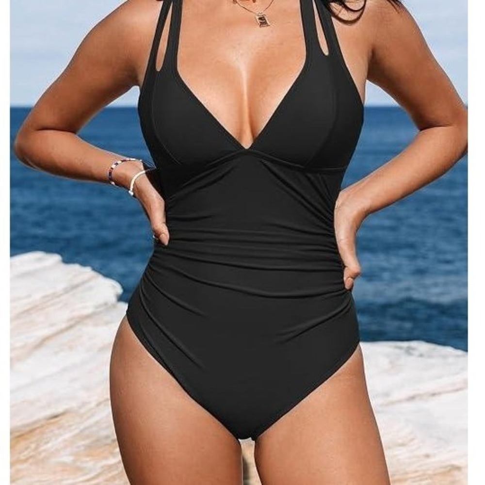 Cupshe Womens Black Ruched One Piece Tummy Control Swimsuit V-Neck Medium